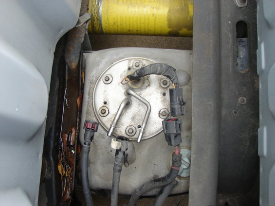 fuel-pump-removal.jpg 