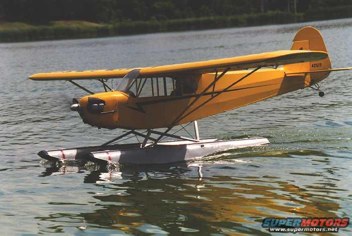 cub3.jpg Cub on floats