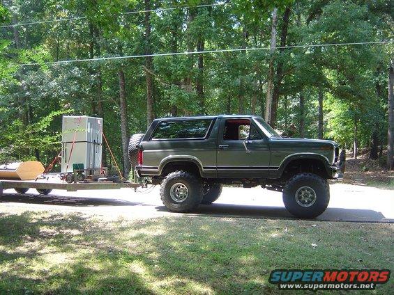 trailer-with-fridge-2.jpg 