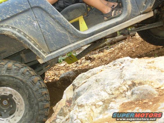 182wranglerrocks.jpg The old sideways-skidplate ploy.