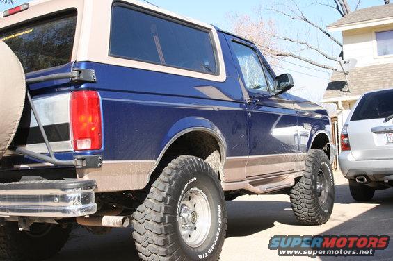 bronco-pics-010.jpg From the rear with BDS 4&quot; lift