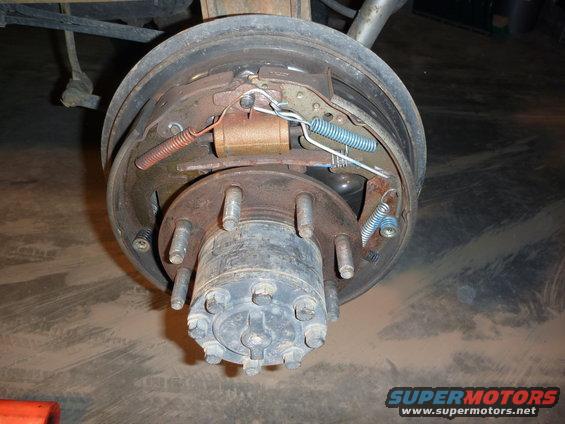 rear-brake-pad-drum-replace-dana-70-(2).jpg 