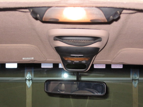 overhead-console-and-rearview-mirror-011.jpg 