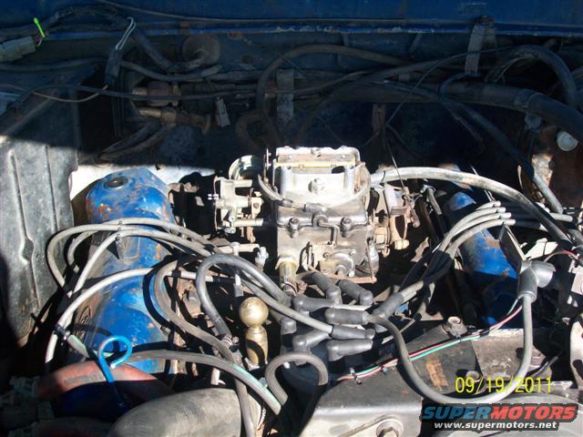 Ford 351m carburator #1