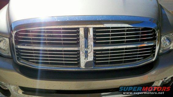 front-grill-badge.jpg 