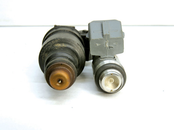 1990 Ford bronco fuel injectors #3