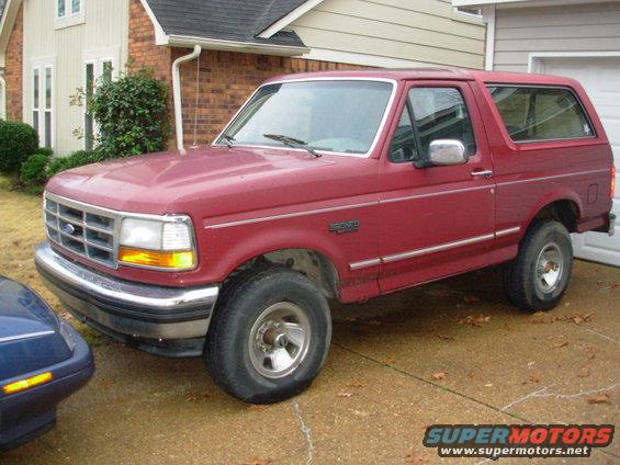 93xltrgy01.jpg I found this on CraigsList not even 10 miles from my house; it has a 5.8L with a SEVERE bottom-end knock, shorty headers, and possibly some kind of improved heads (maybe GT40Ps).  I don't really care - I'm only after the body, frame, & steering column.  I might reuse most of the wiring harness, but the rest of the salvageable stuff is going into the junkpile.