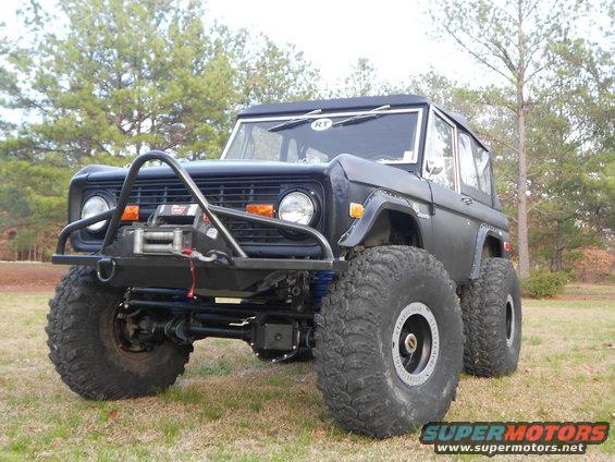 black-bronco-2012-004.jpg 302 (1984 gt) c-4 reverse valve body, D20, D60 5.13 detroit, 14 bolt rear 5.13 detroit, and 3.5 James Duf monster lift kit.   Heim joint high steer, redneck ram assist, corbeau baja seats tied into rollcage (not floor), and prp rear preteen seat..