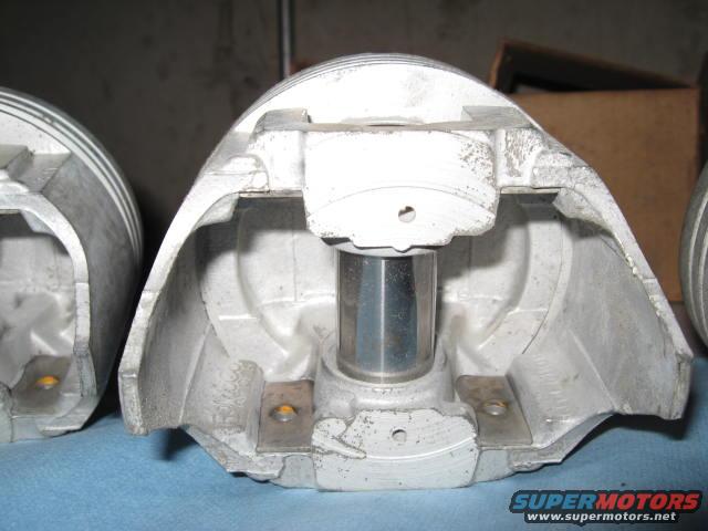 302-pistons-006.jpg 