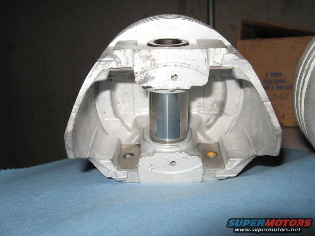 302-pistons-007.jpg 