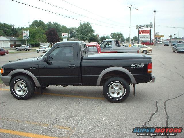 untitled-1.jpg 1995 Ranger w/1989 Bronco in background