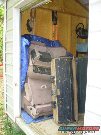 vanbed02.jpg Convertible Bench/Bed from '96E150
140lbs as-is
laid flat: 56&quot;Wx70&quot;L (60&quot;W w/armrests)
min. height w/o floor brackets: 10&quot;

Bronco rear seats in foreground for comparison