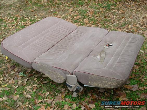 vanbed04.jpg Convertible Bench/Bed from '96E150
140lbs as-is
laid flat: 56&quot;Wx70&quot;L (60&quot;W w/armrests)
min. height w/o floor brackets: 10&quot;