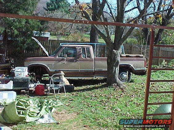 donor-truck.jpg DONOR TRUCK, BOUGHT IN SOUTH DAKOT DURING STURGIS, 2003.  (ANYBODY NEED ANY EXT LARIAT CAB PARTS?  HOW ABOUT A COMPLETE CAB WITH TITLE?)