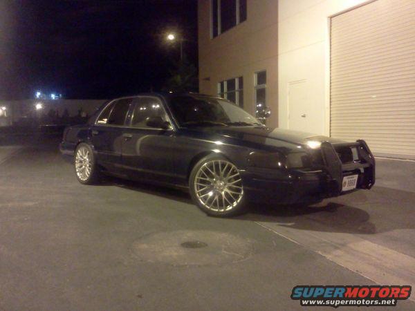 08-custom-crown-vic-front.jpg 