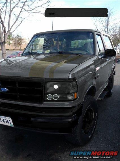 bronco4.1.jpg photoshoped , paint, and stripes, black accents, and what the new headlights would resemble