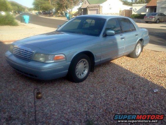 2000-crown-victoria.jpg 