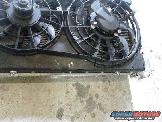 well--cooling-fan-017.jpg Ford Windstar dual cooling fans. Pic shows upper mount locations, 