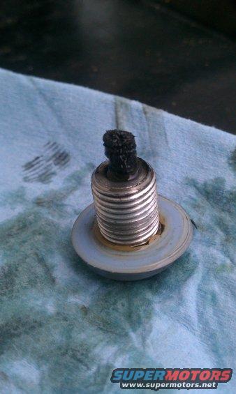 imag0284.jpg Mag Drain plug after 1st oil change (30 min break in run)