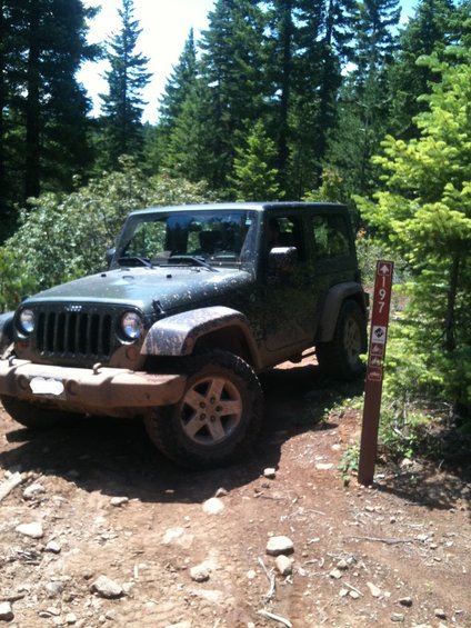 img_0933.jpg Finally made it out, This Will in his modified JK coming out of the trail as well. Notice the ADVANCED Black diamond rating on the sign. It was worth that rating too. 