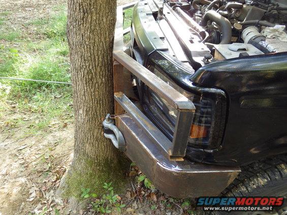 14stay.jpg At full stall, the bumper almost seemed to wrap around this tree.  But the bumper didn't bend at all.