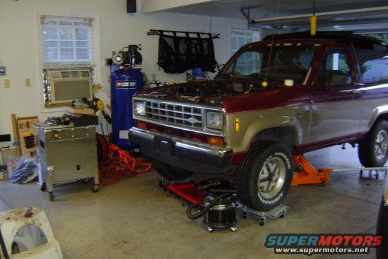 garage-88-bronco-ii-engine-swap-in-work-007.jpg 6