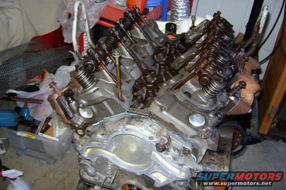 garage-88-bronco-ii-engine-swap-in-work-009.jpg 8